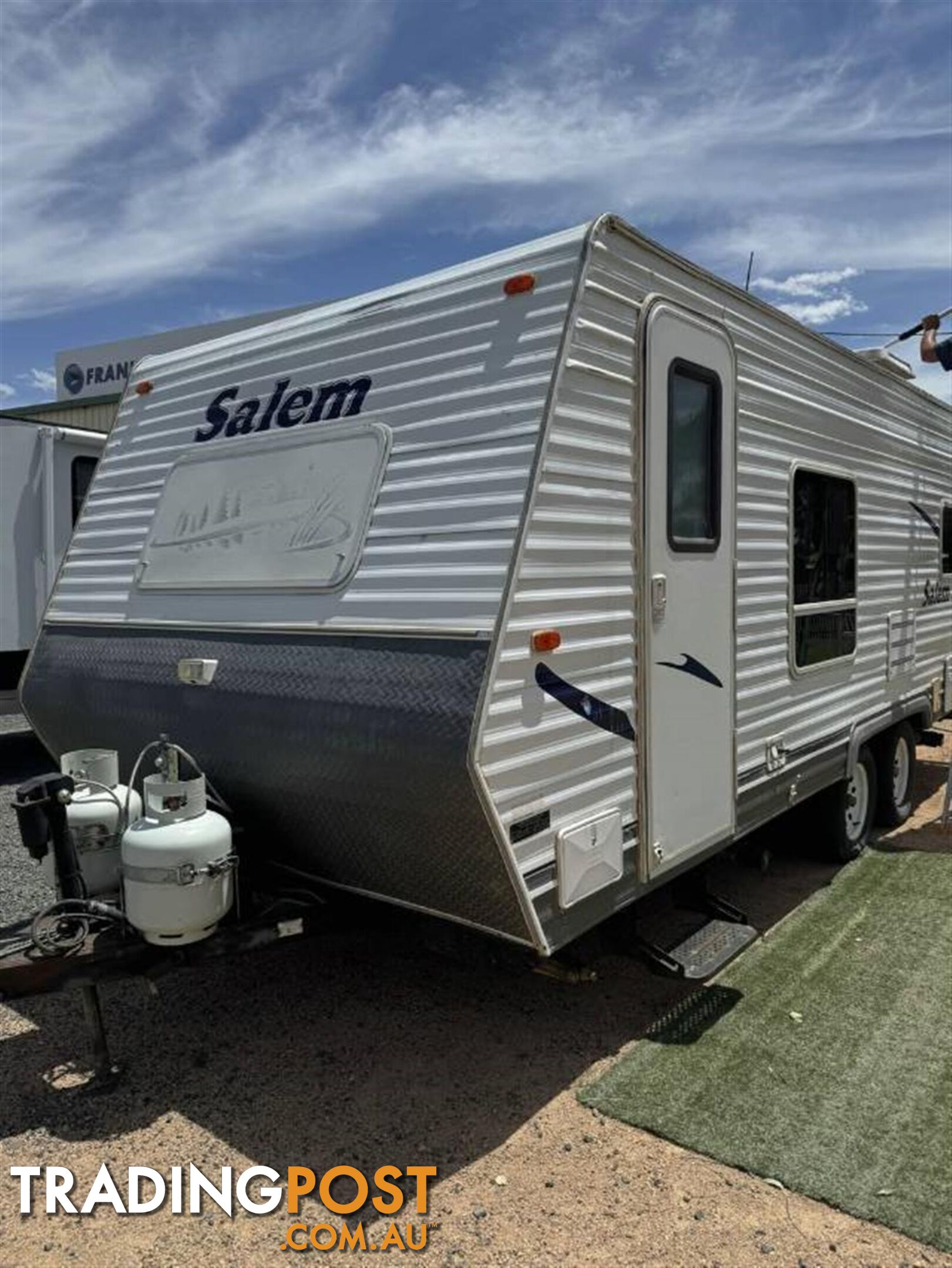 2005 SALEM CARAVAN 