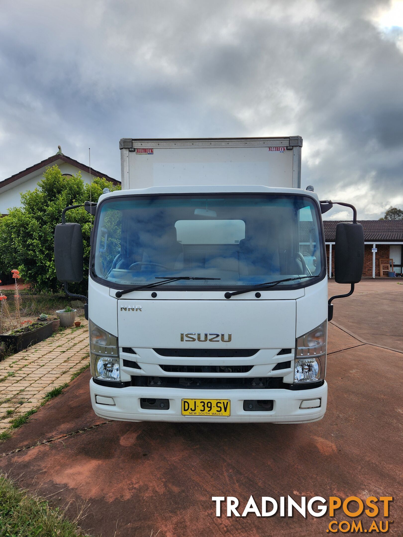 2018 Isuzu Nnr 45-150 Pantech Automatic