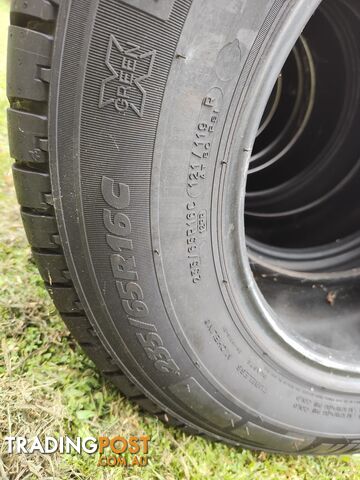 Michelin Agilis + tyres