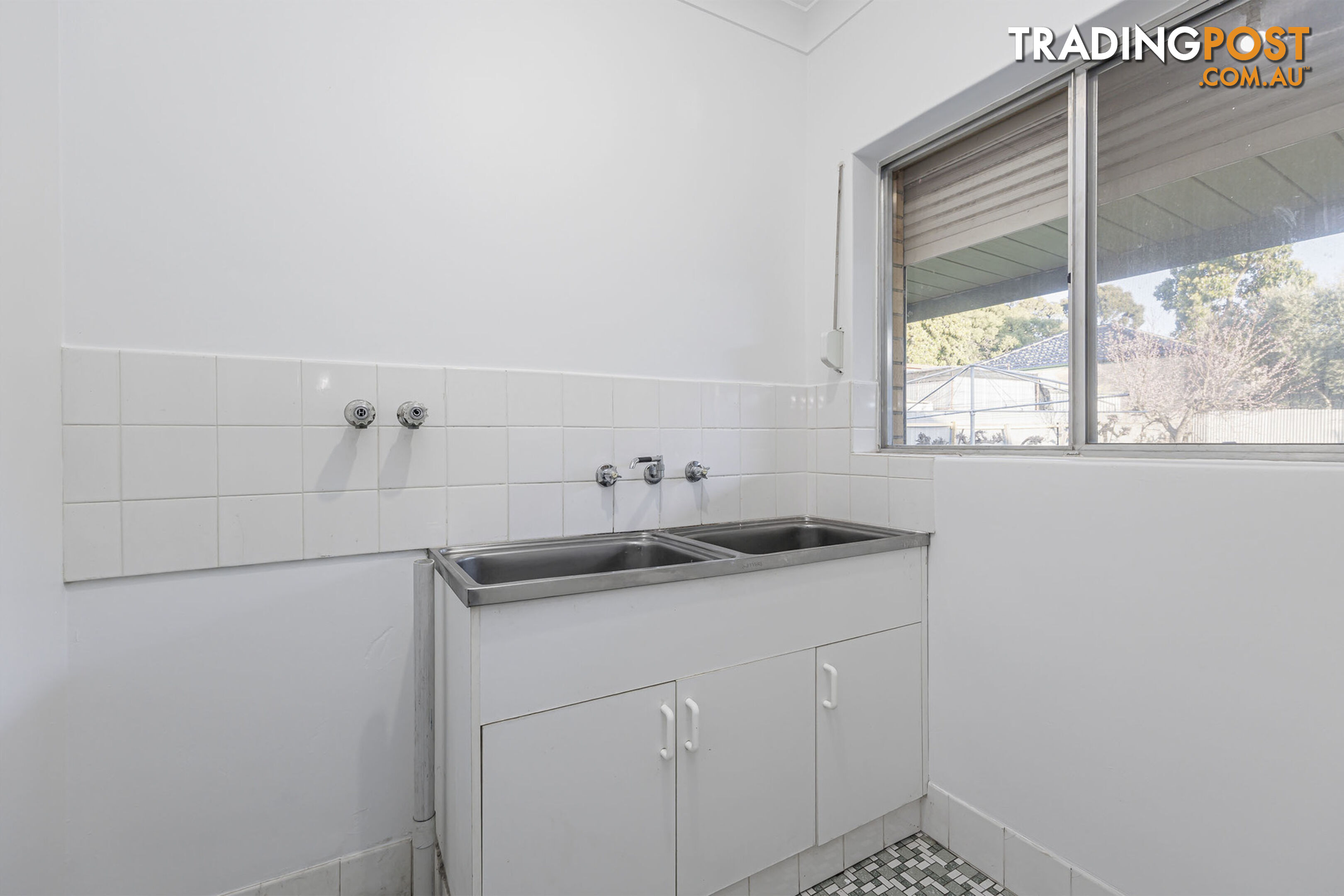 42 Maud Street ROSTREVOR SA 5073