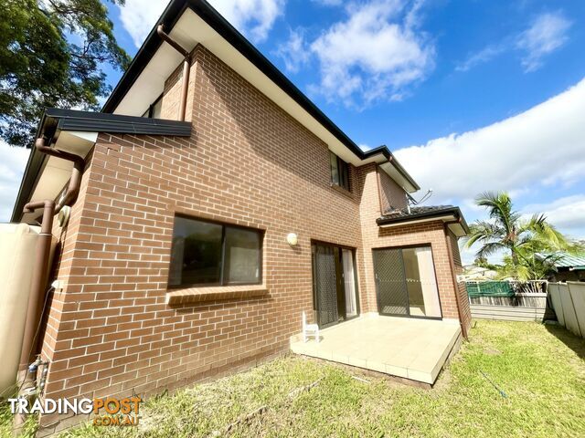 25B AVOCA RD CANLEY HEIGHTS NSW 2166