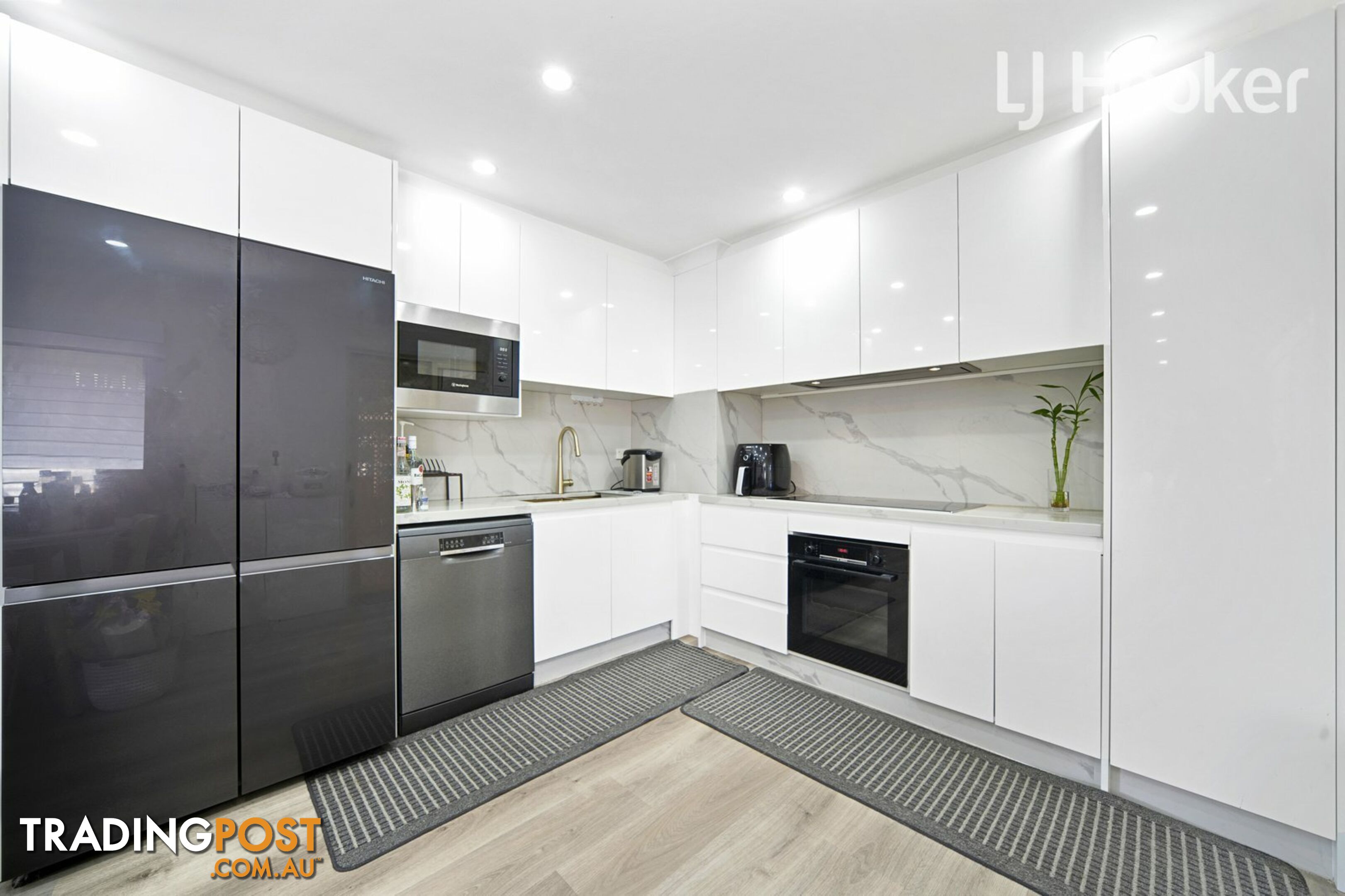 16 YOUNG ST MOUNT PRITCHARD NSW 2170