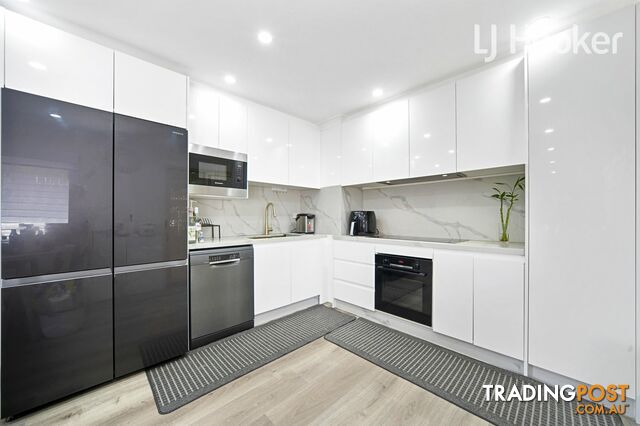 16 YOUNG ST MOUNT PRITCHARD NSW 2170