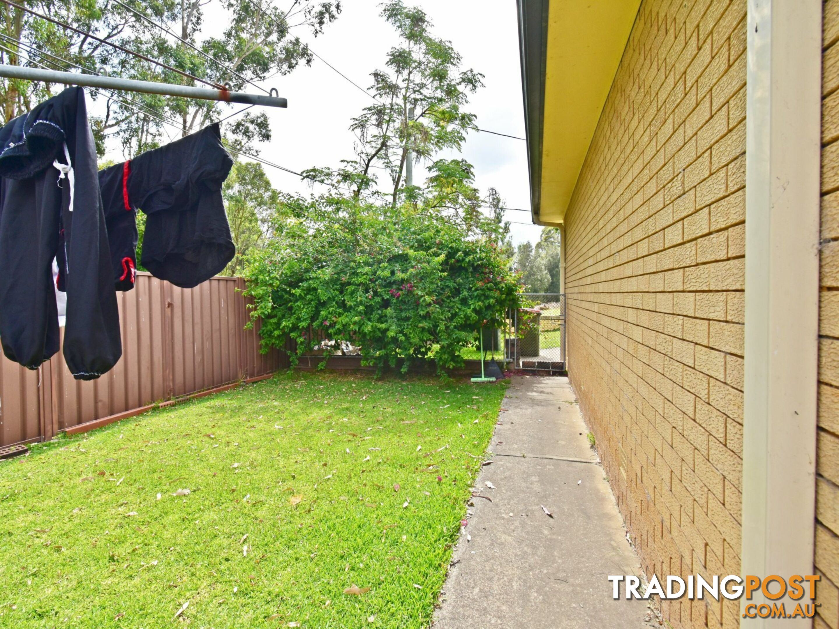 1 GLADSTONE ST CANLEY HEIGHTS NSW 2166