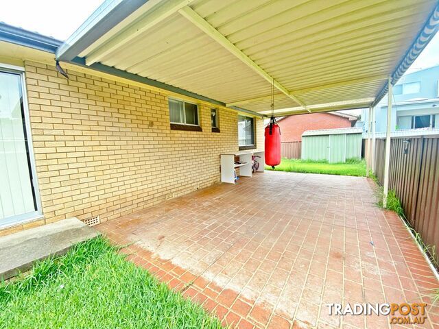 1 GLADSTONE ST CANLEY HEIGHTS NSW 2166