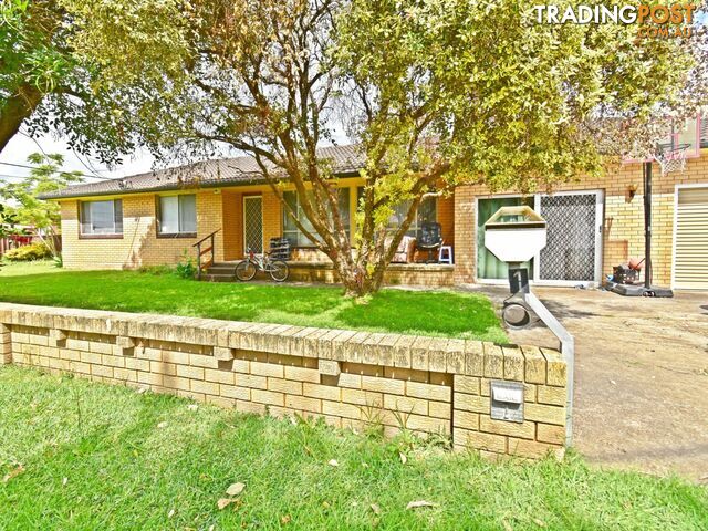 1 GLADSTONE ST CANLEY HEIGHTS NSW 2166