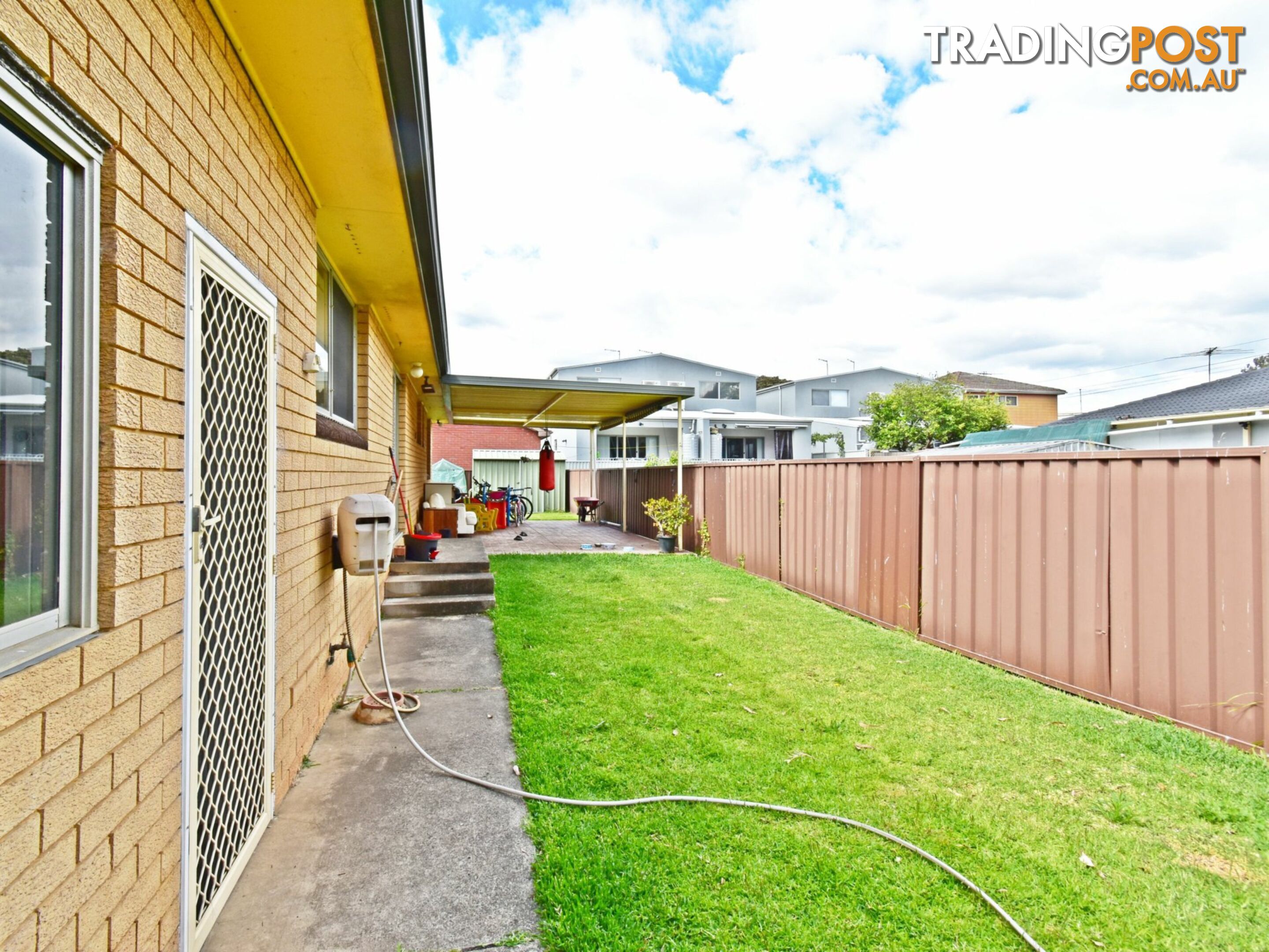 1 GLADSTONE ST CANLEY HEIGHTS NSW 2166