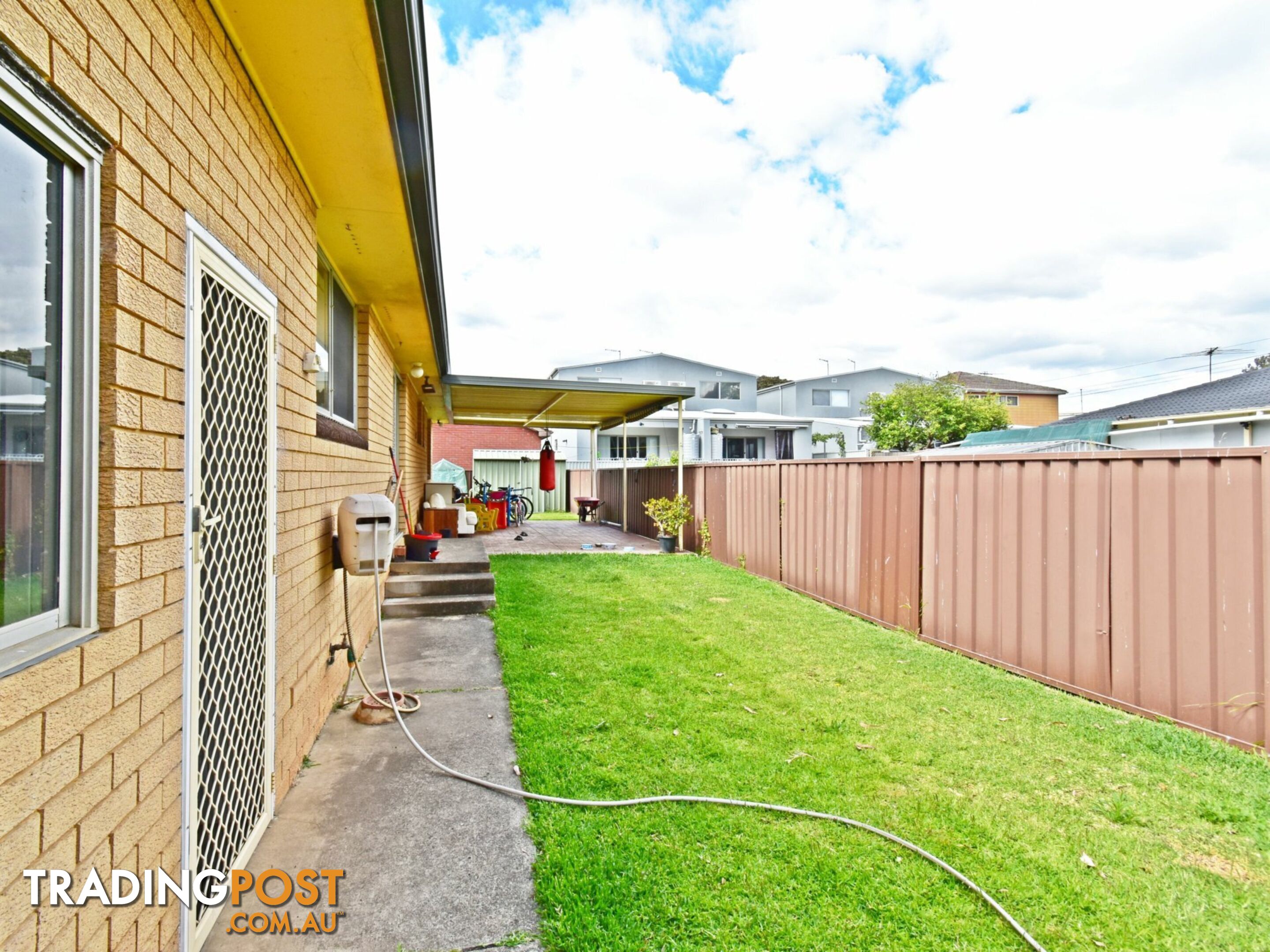 1 GLADSTONE ST CANLEY HEIGHTS NSW 2166