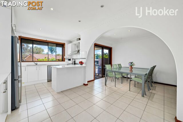 7 Drummoyne Cr ST JOHNS PARK NSW 2176