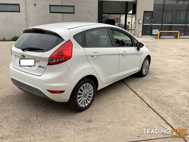 2011 Ford Fiesta WT LX Hatchback Manual - photo 3 of 10