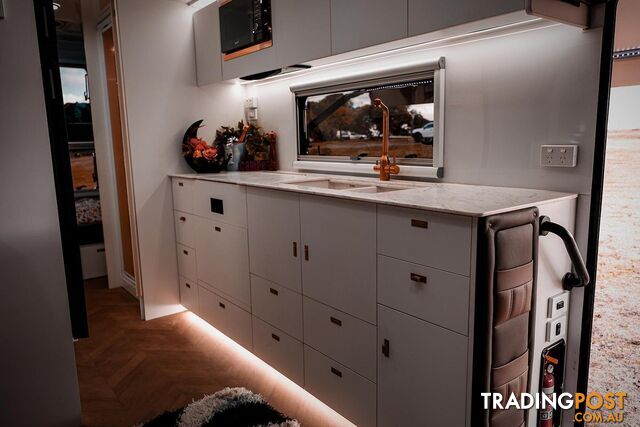 2025 LEGEND CARAVANS TYCOON SLIDER 28FT - TRIAXLE - FAMILY VAN 2-BUNK    - photo 4 of 18