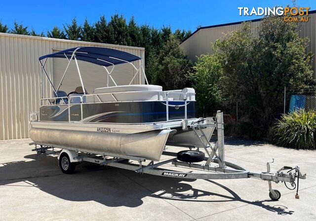 2018 QWEST LS 818 CTR TWIN HULL PONTOON