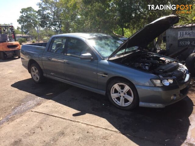 Wrecking 2005 Holden Commodore crewman SS V8 Manual