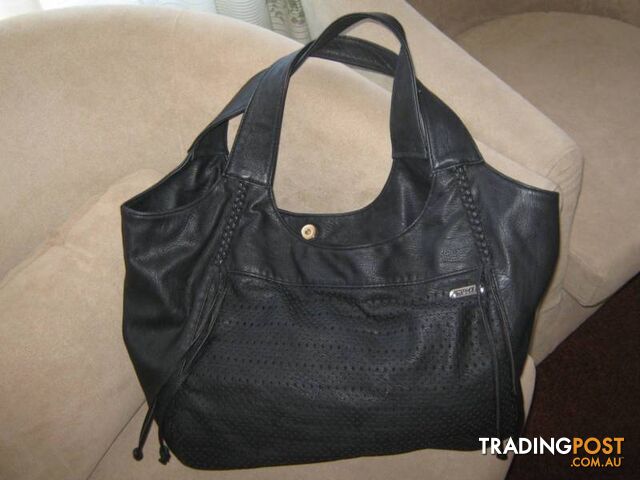 HANDBAGS & CLUTCH BAGS -- REDUCED PRICE - photo 3 of 10