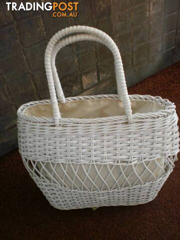 HANDBAGS, CLUTCH BAGS, BEAUTY CASES -- REDUCED PRICE - photo 5 of 10