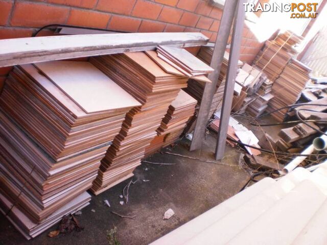 BUILDING MATERIALS, ROOFING IRON, RIDGES, PIPES, TIMBER, WINDOWS. - photo 4 of 10