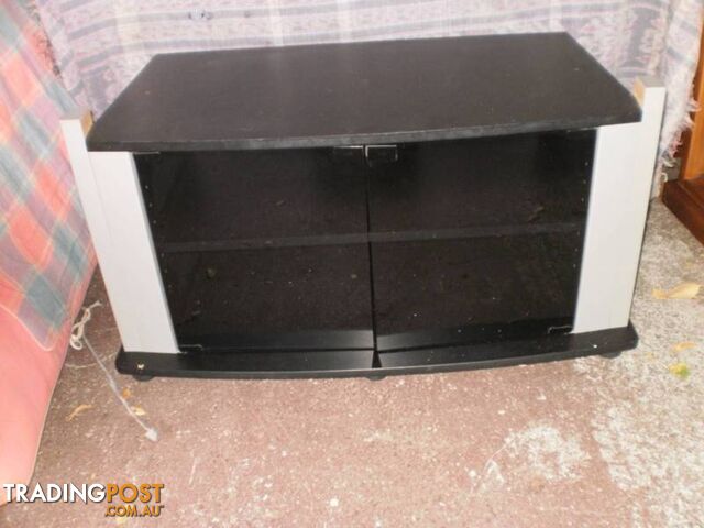 TV ENTERTAINMENT / DISPLAY UNITS X CHOICE OF (5) -- REDUCED PRICE - photo 3 of 9