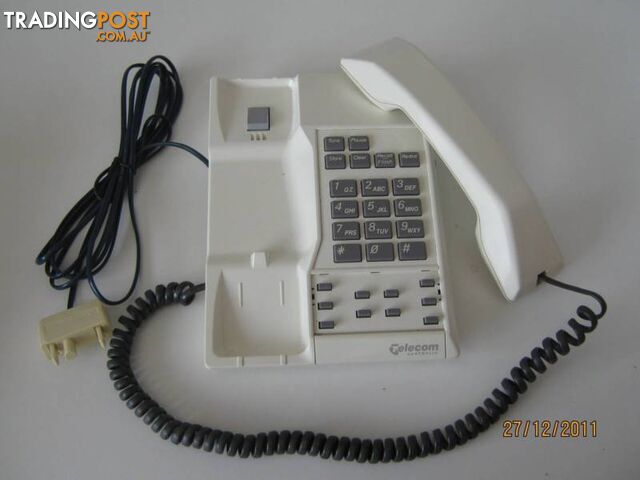TELEPHONES -- NEW AND OLD -- ALL WORKING - photo 4 of 6