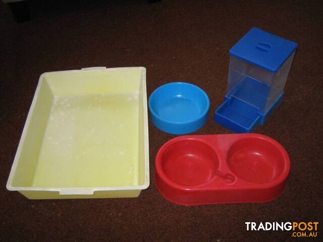 FOOD & WATER CONTAINERS FOR YOUR PETS