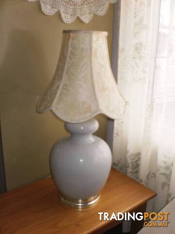 TABLE LAMPS, LIGHTS, SHADES, GLOBES - photo 2 of 10