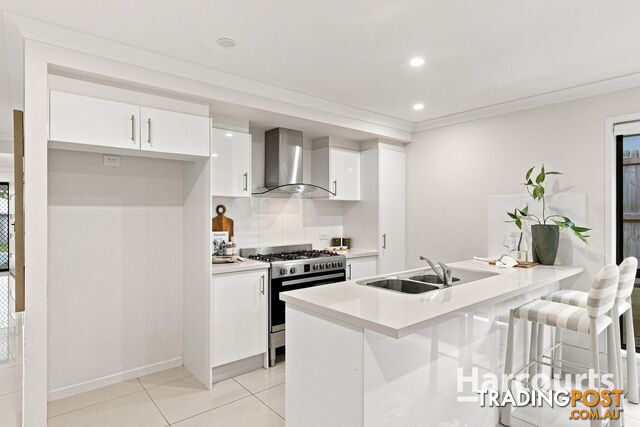 21 Weedbrook Street PARK RIDGE QLD 4125 - photo 4 of 20