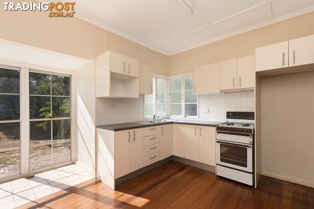 21-23 Logan Street GREENSLOPES QLD 4120