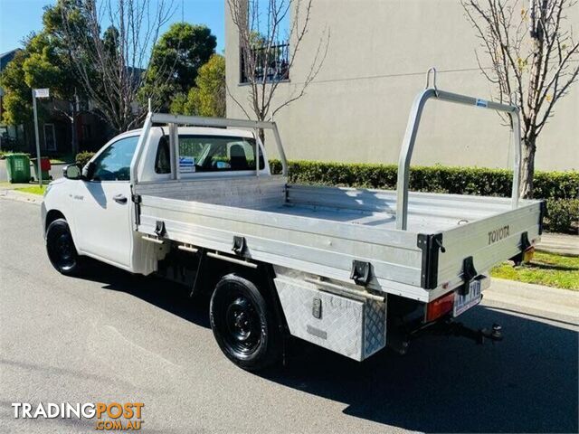 2017 Toyota Hilux    - photo 5 of 14