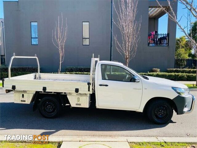 2017 Toyota Hilux - photo 3 of 14