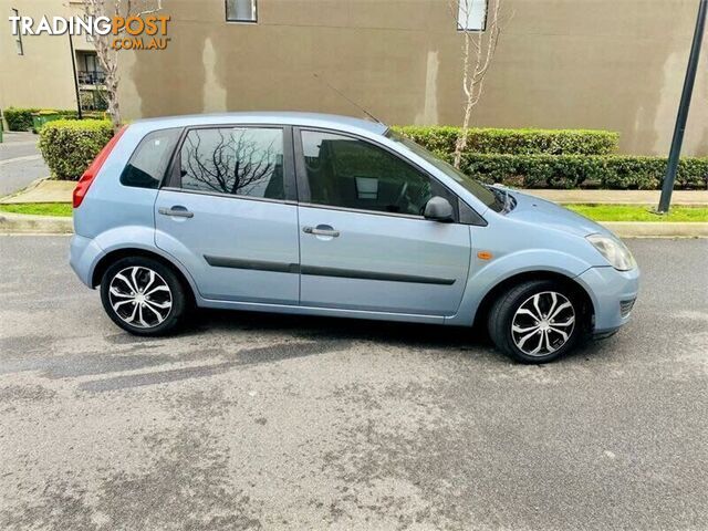 2006 Ford Fiesta LX - photo 3 of 18