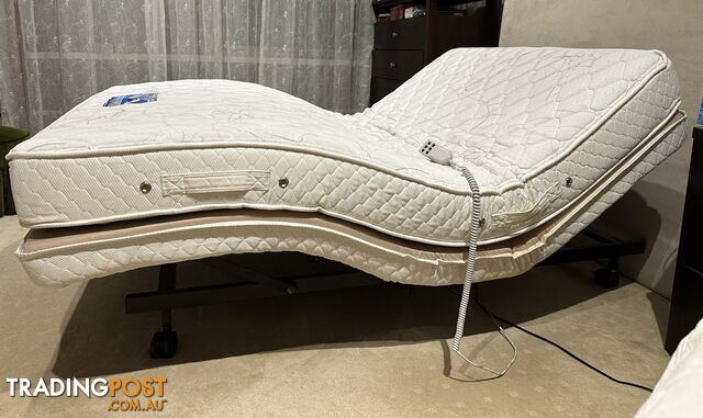 Plega Electric Adjustable double bed