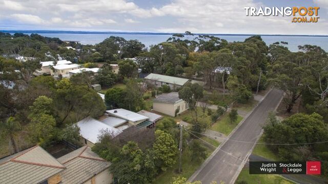 14 Cornwall Avenue Cowes VIC 3922