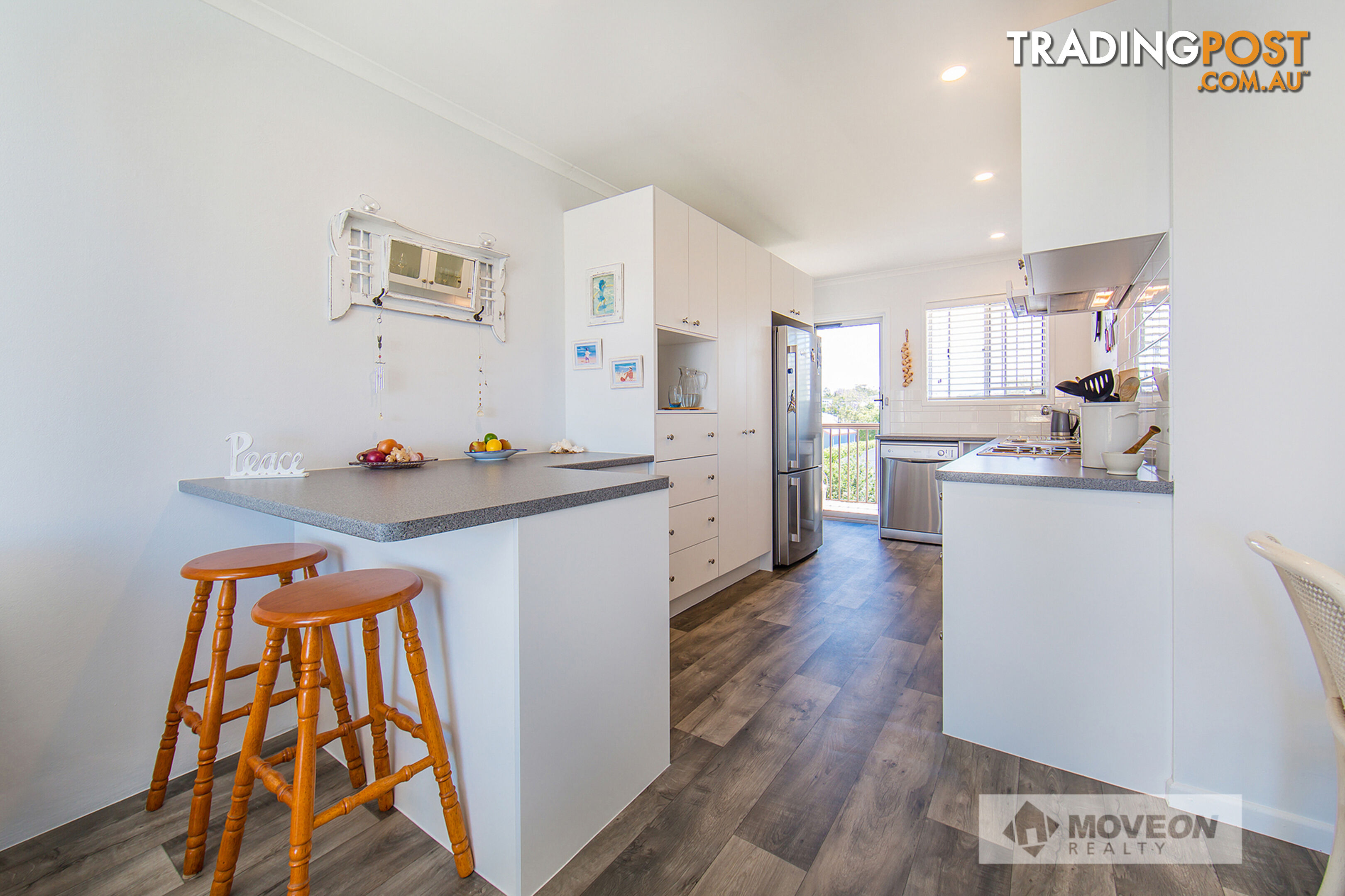 6 8 ELLEN ST WOODY POINT QLD 4019