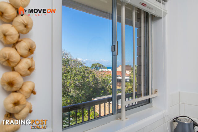 6 8 ELLEN ST WOODY POINT QLD 4019