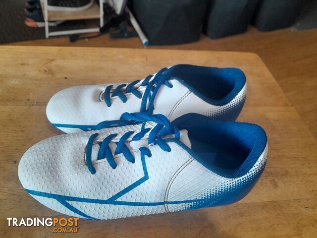 SOCCER SHOES JUNIOR CIRCUIT FIRM GROUND MALVERN EAST MELBOURNE