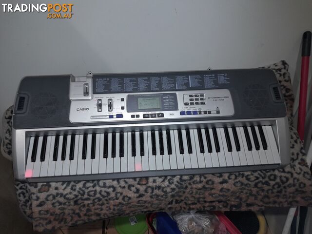 CASIO LK100 KEY LIGHTING KEYBOARD ELECTRONIC MUSIC 61 FULL SIZED KEY PIANO KEYBOARD MALVERN EAST