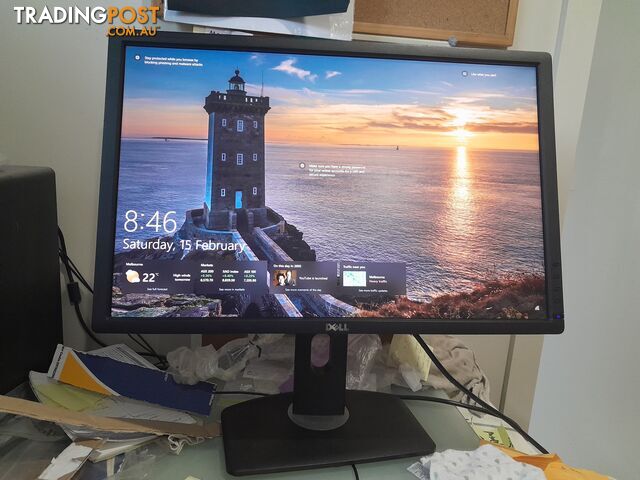 DELL ULTRASHARP U2412M 24" WIDESCREEN LED MONITOR COMPUTER SCREEN FLAT SCREEN WITH CABLES MALVERN