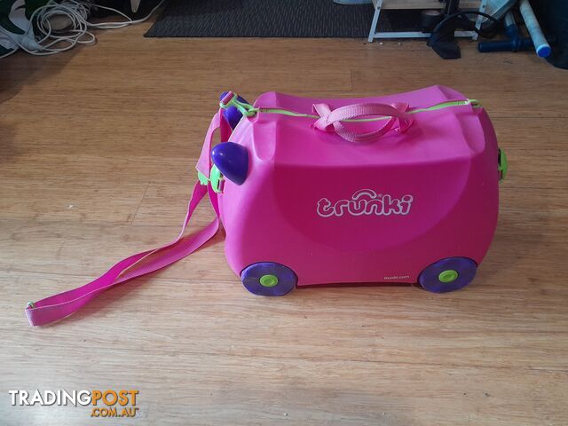 TRUNKI GLIDE RIDE ON LUGGAGE KIDS SUITCASE TOY BOX TRIXIE MALVERN EAST...