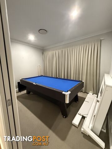 8FT pool table
