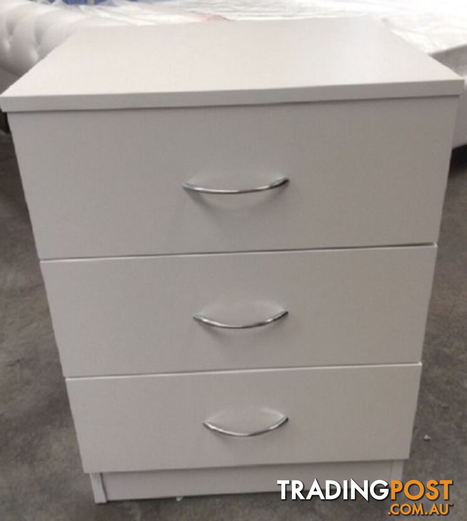 Brand New 3 Drawers Bedside Table/Cabinet/Chest Drawers