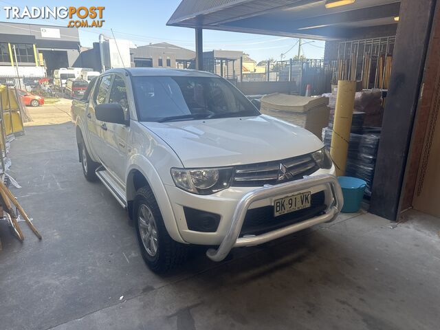 2011 Mitsubishi Triton SUV Manual