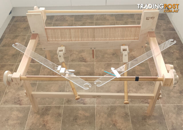 Rigid Heddle weaving loom frame, shuttle, handmade, Kromski, wool, hobby