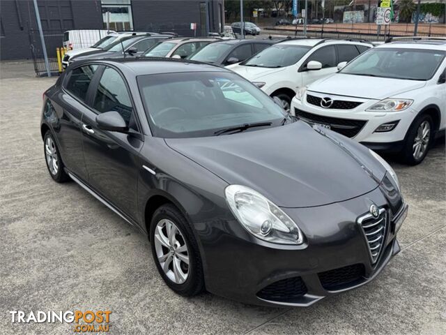 2013 ALFAROMEO GIULIETTA PROGRESSION1 4  5D HATCHBACK