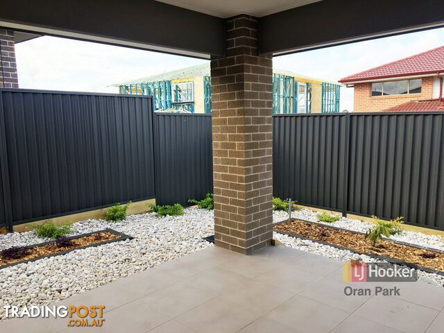 11 Hinton Loop ORAN PARK NSW 2570