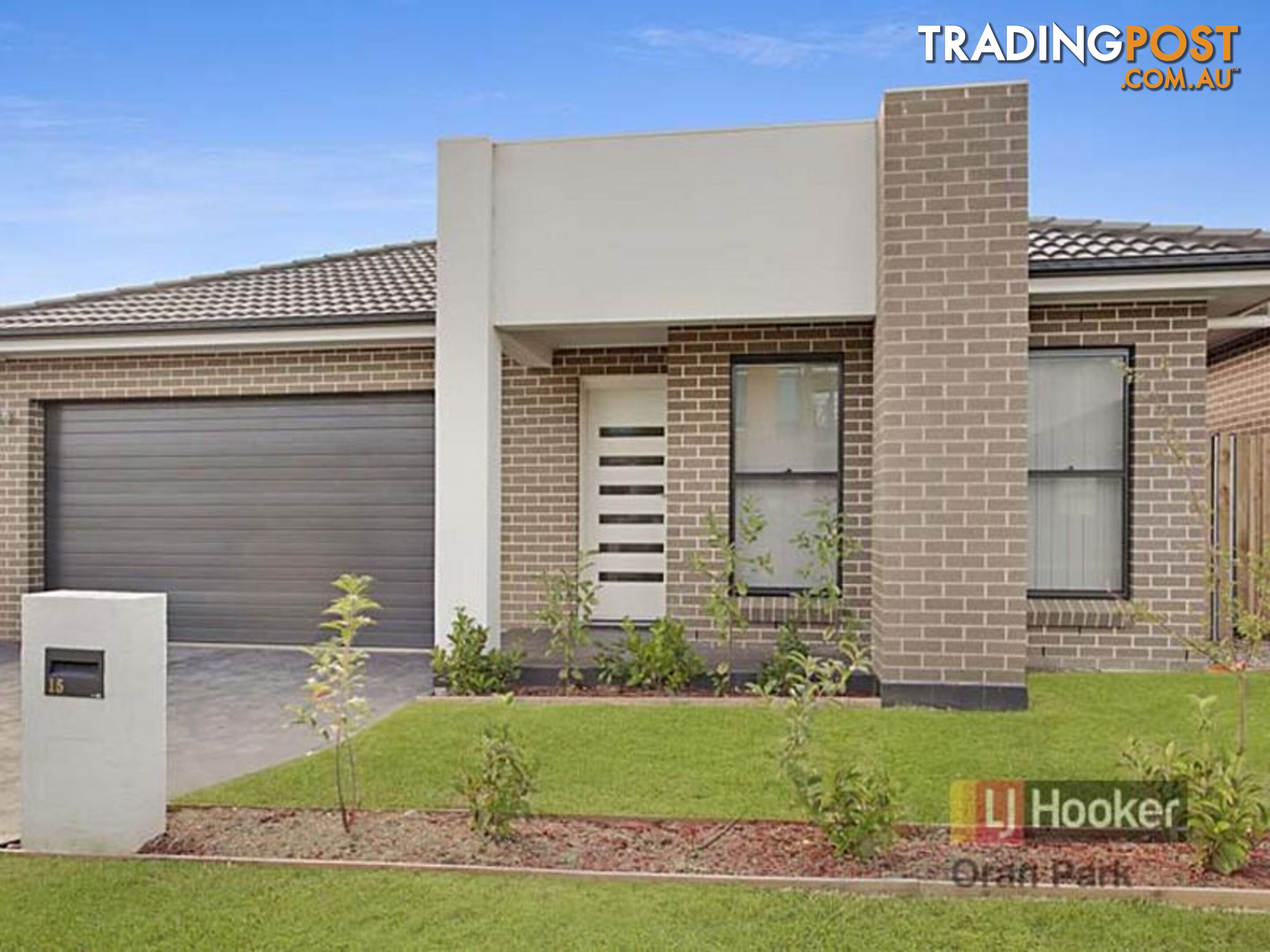 15 Richards Loop ORAN PARK NSW 2570