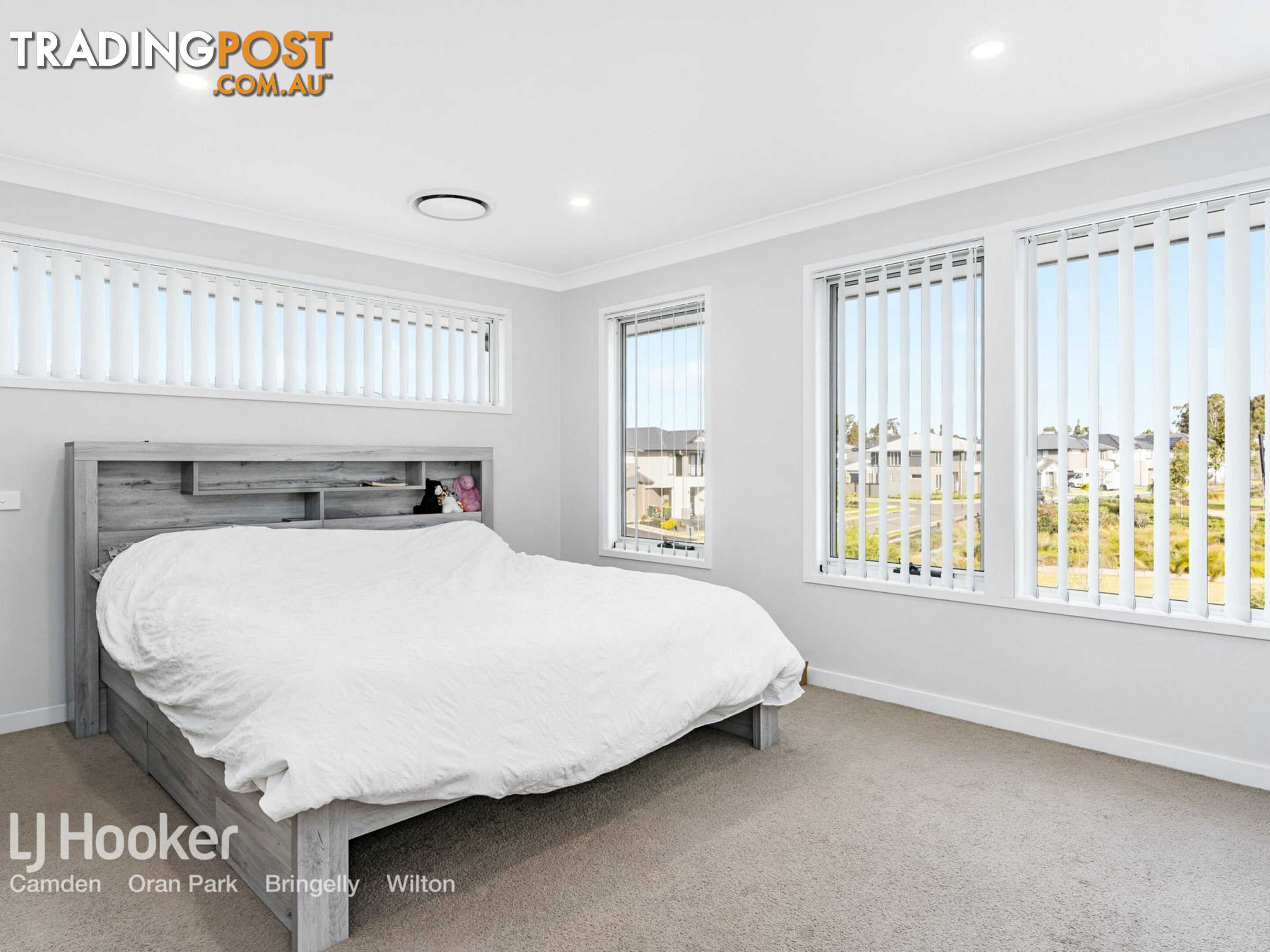 43 Vanderfield Crescent ORAN PARK NSW 2570