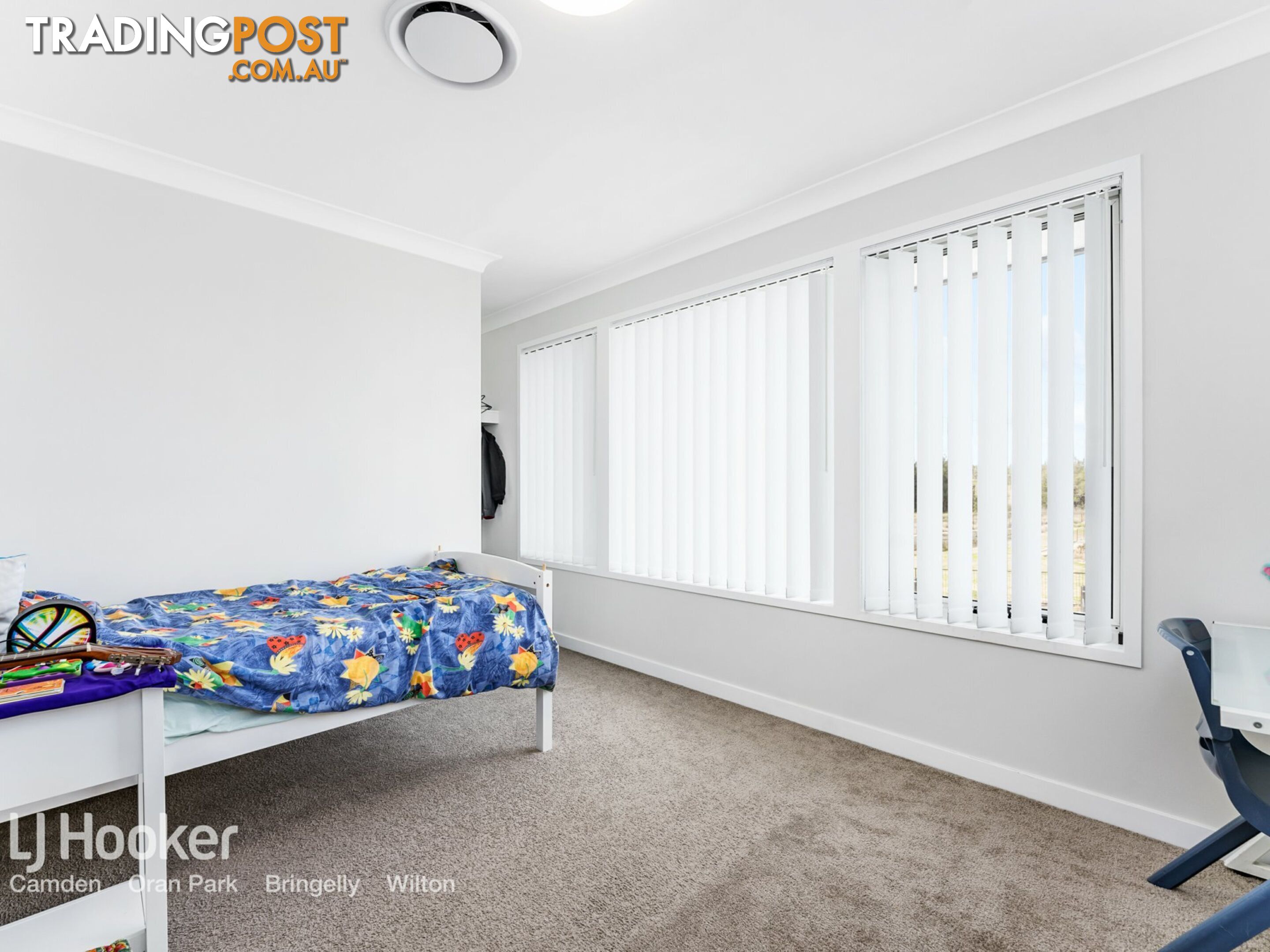 43 Vanderfield Crescent ORAN PARK NSW 2570