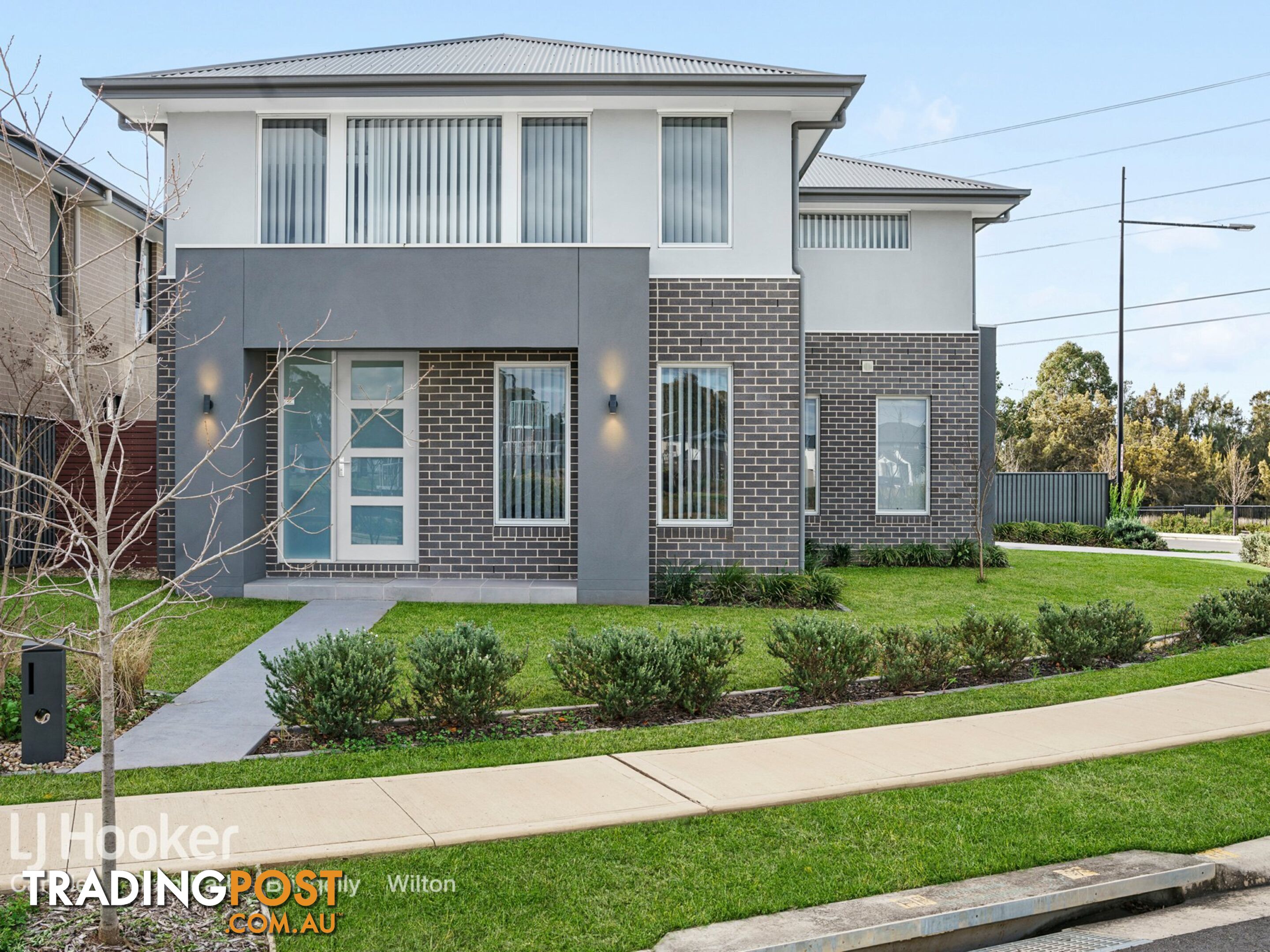 43 Vanderfield Crescent ORAN PARK NSW 2570