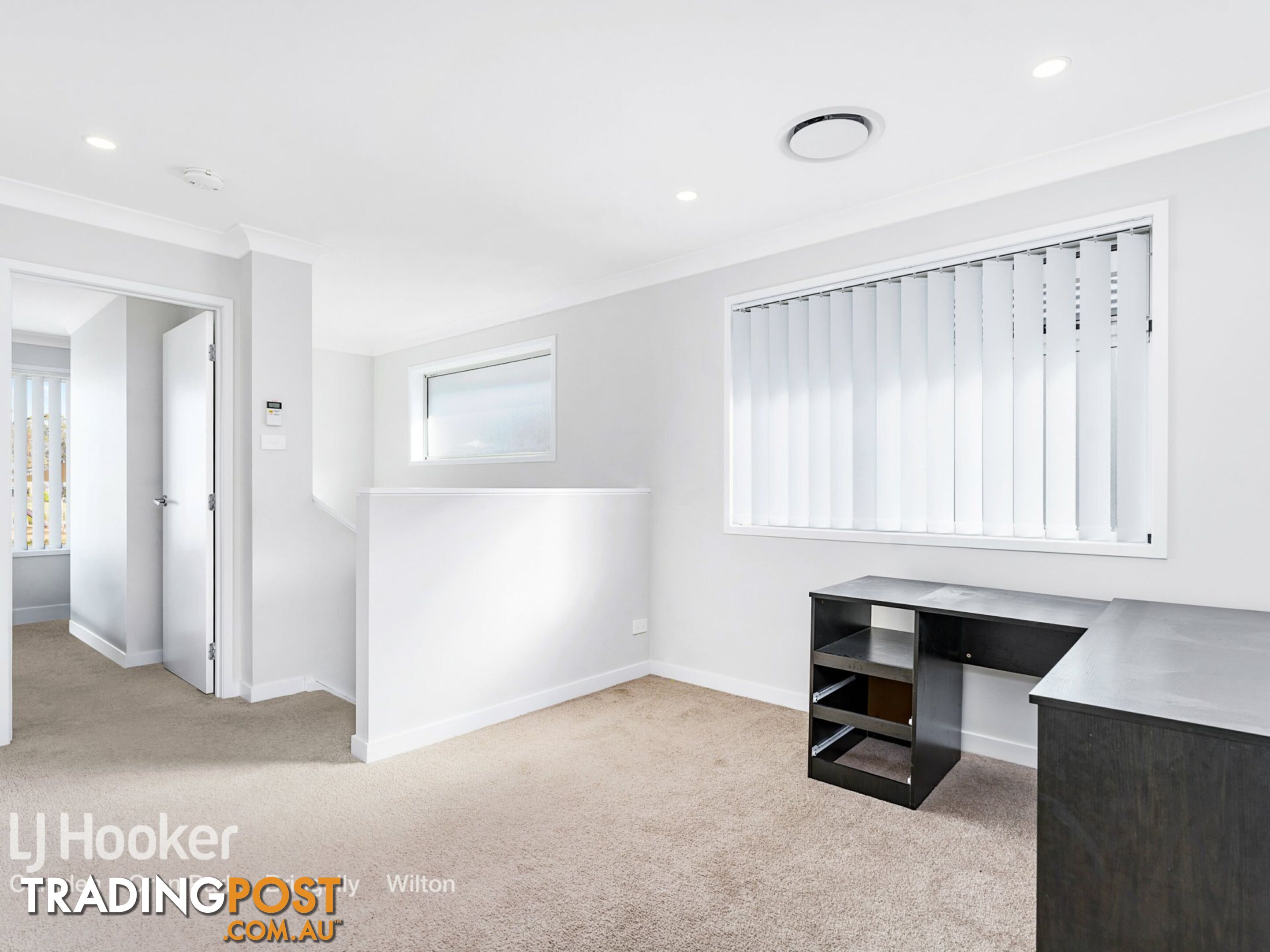 43 Vanderfield Crescent ORAN PARK NSW 2570