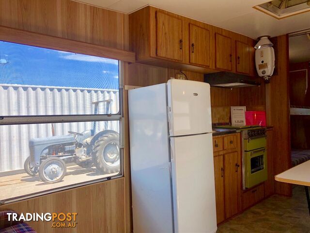 26' Franklin Bunk Van - photo 3 of 5