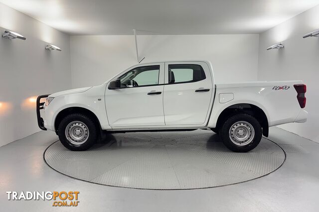 2023 Isuzu D-MAX SX 4X4 - photo 3 of 32